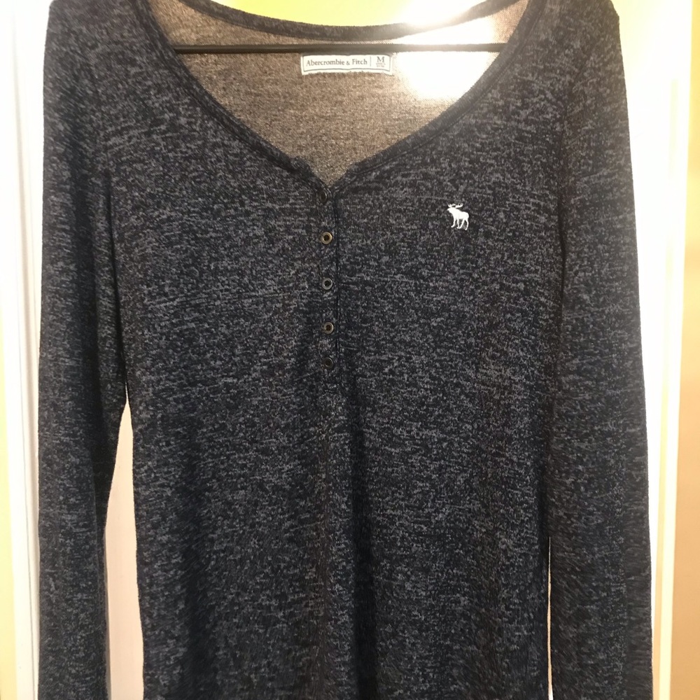 Lonng sleeve henley top